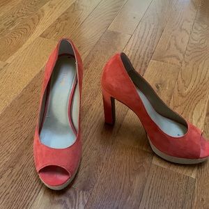 Levity Sharon Orange Suede Platform Pumps w/ Straw Detail on Platform sz 9